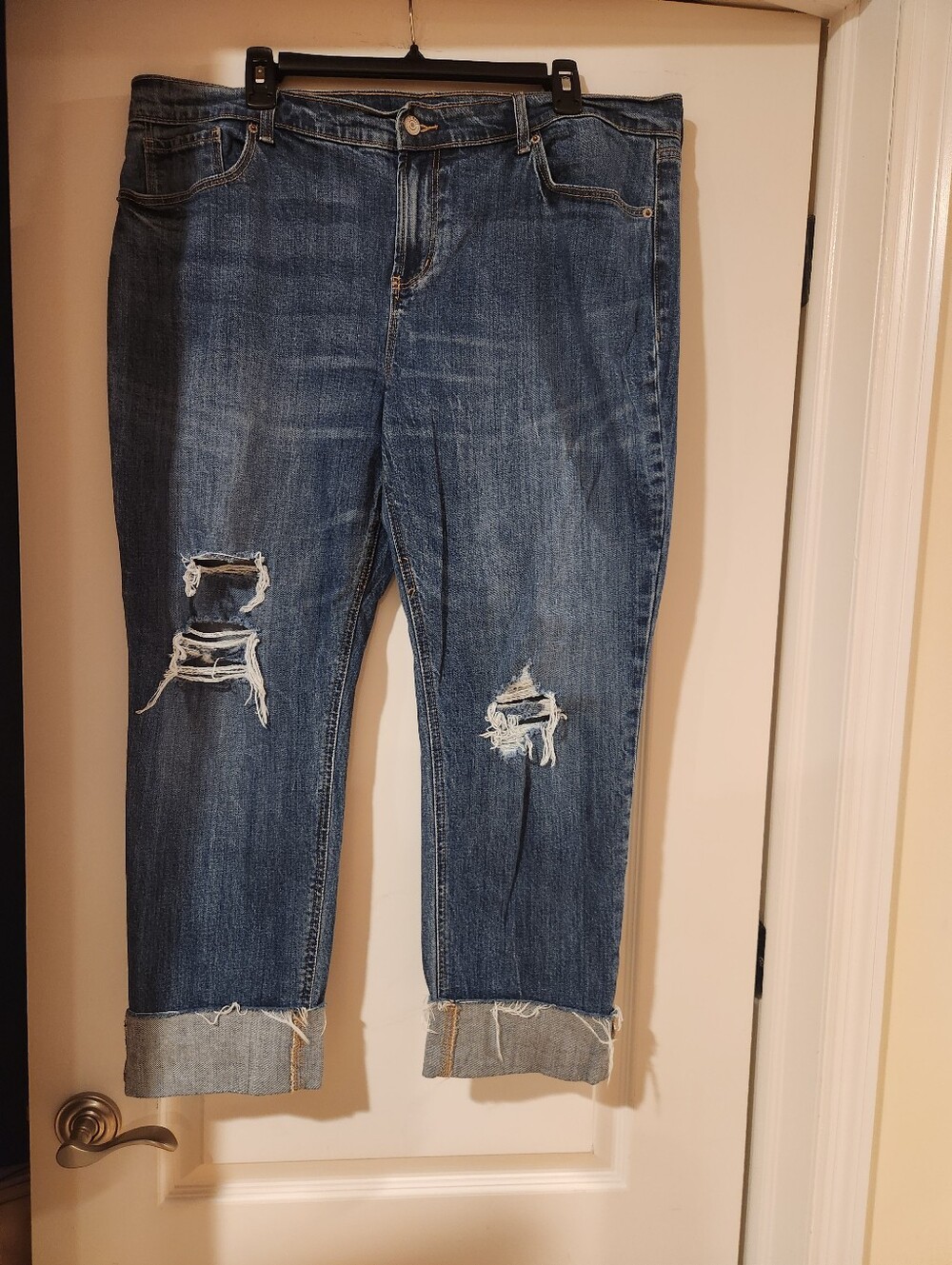 Old Navy Distressed Boyfriend Jeans in Medium Blue